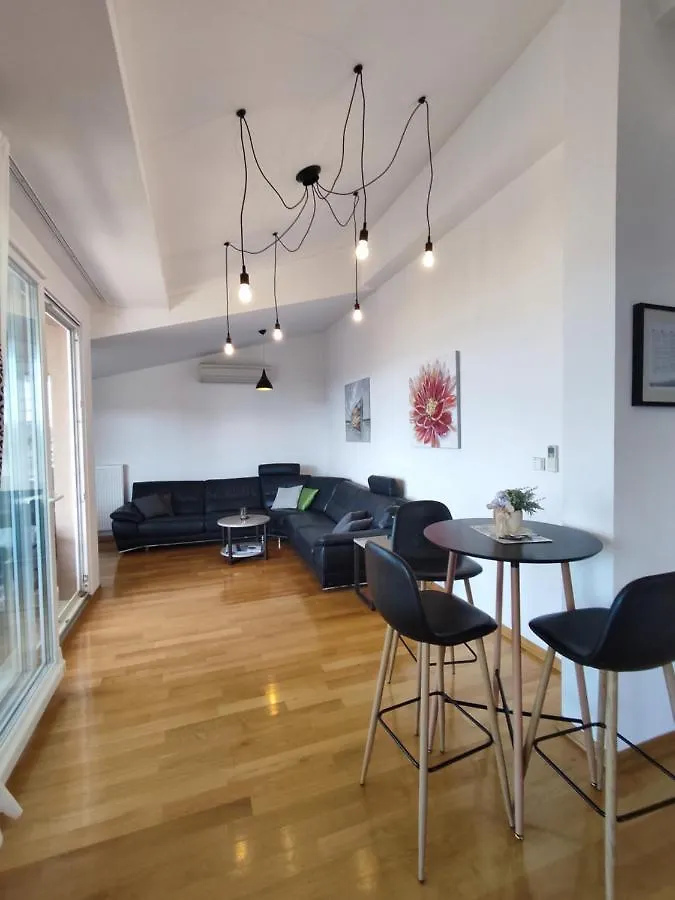 Stars - Luxury Apartment For 6 With Jacuzzi And Peaceful Apartment For 4 Near The Sea Kastela