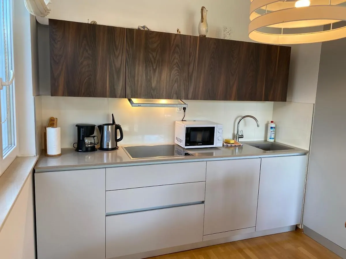 Stars - Luxury Apartment For 6 With Jacuzzi And Peaceful Apartment For 4 Near The Sea Kastela