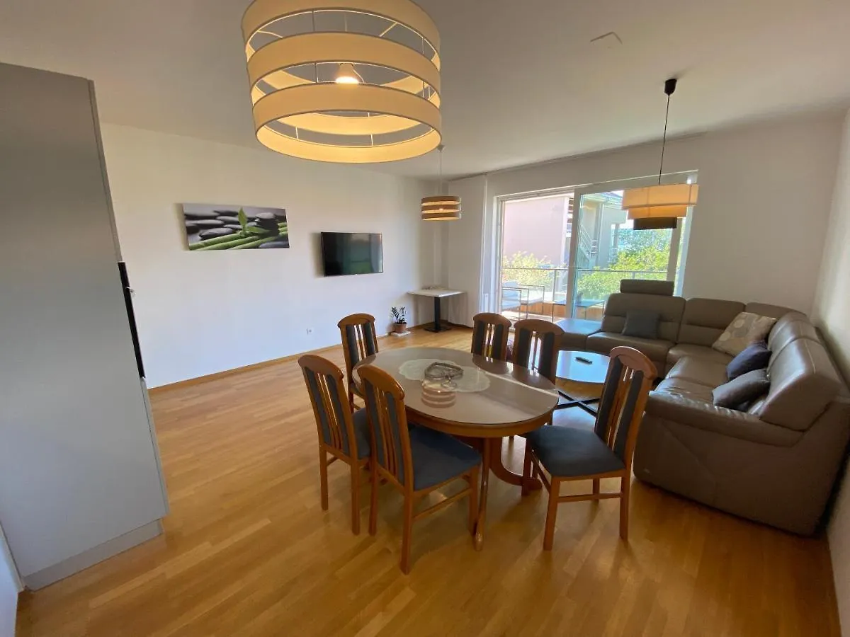 Stars - Luxury Apartment For 6 With Jacuzzi And Peaceful Apartment For 4 Near The Sea Kastela